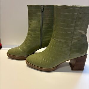 Olive Croc-Embossed Heeled Boots